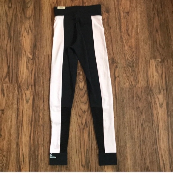 VS PINK Yoga Campus Leggings - Picture 3 of 8